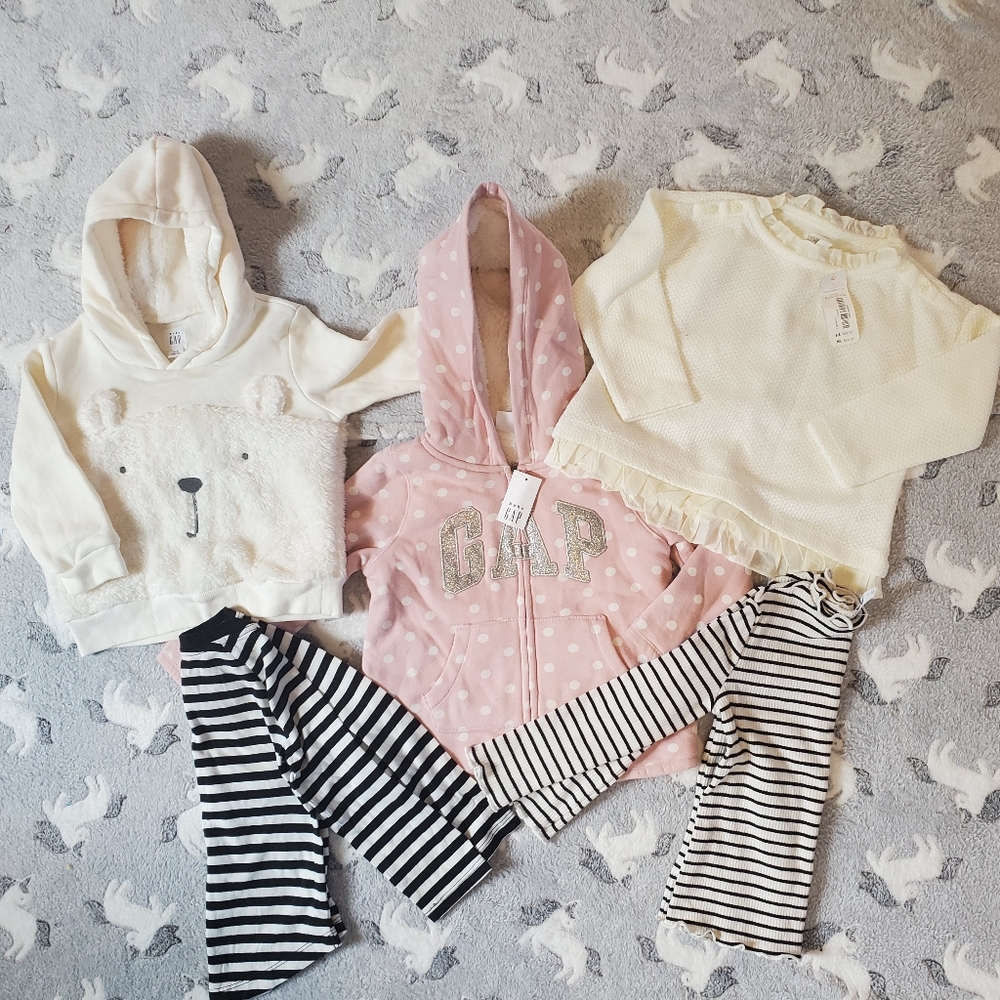 2T Girls Set. Used and New in Excellent Condition -GAP